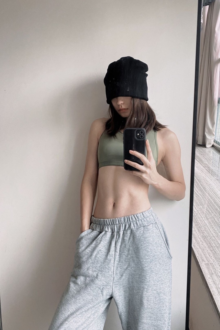 Amber-湖南省·长沙市·长沙县--健身爱好者 身高160 体重44kg 可接服饰配饰健身服买家秀 视频带货 抖音6k粉
