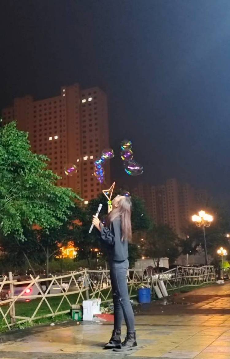 Tsing庆-山西省·大同市·平城区--新人入坑,接寄拍,身高172 体重110,会P图,会编辑短视频