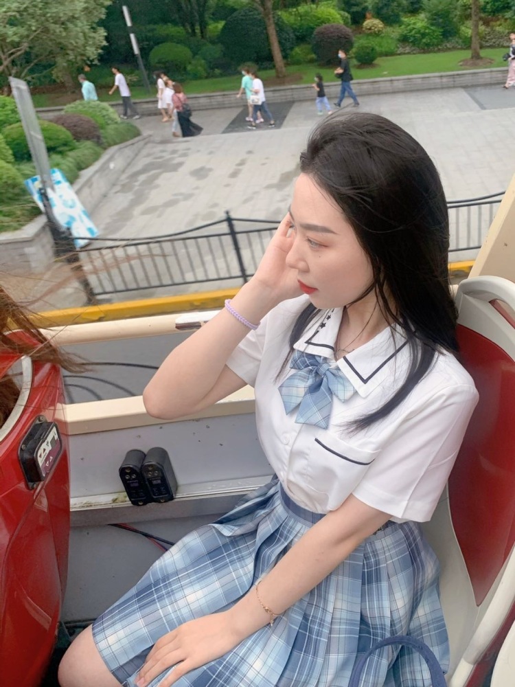shirley-湖南省·株洲市·天元区-抖音 ***-擅长拍照p图 出图质量高级 喜欢分享好物饰品穿搭 喜欢探店打卡 小个子穿搭 接寄拍网拍送拍