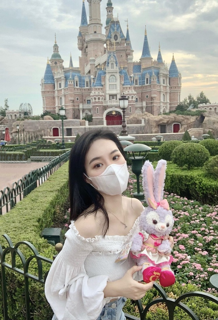 shirley-湖南省·株洲市·天元区-抖音 ***-擅长拍照p图 出图质量高级 喜欢分享好物饰品穿搭 喜欢探店打卡 小个子穿搭 接寄拍网拍送拍