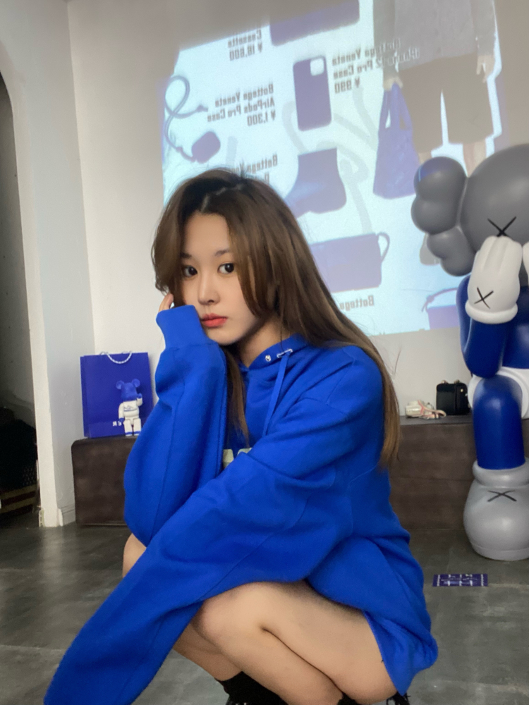Pqzhu_-湖北省·武汉市·江夏区-*** 抖音 微博-爱好拍照摄影 接寄拍 买家秀卖家秀 探店达人 直播卖衣服带货