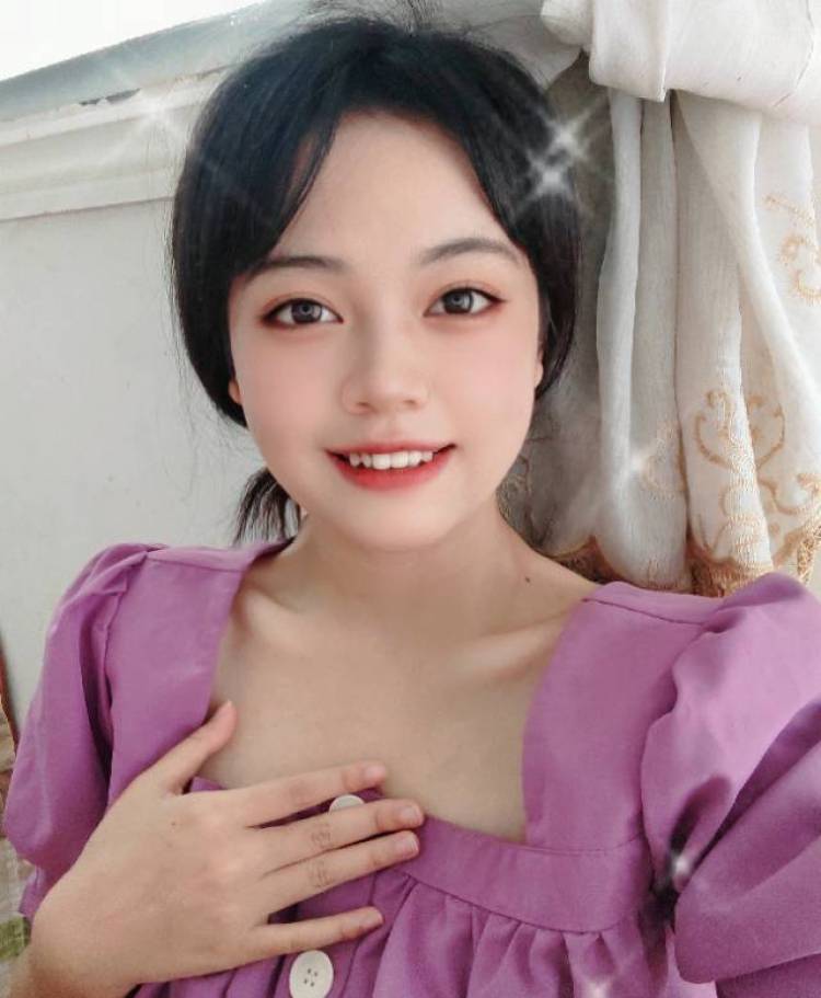 月亮上的妲己-贵州省·黔东南苗族侗族自治州·从江县-快手/抖音/***/微博/-20岁
身高165
体重107
买家秀/短视频开箱种草/喜欢玩快手.抖音.***.以及微博等平台,
喜欢唱歌,电台播音,