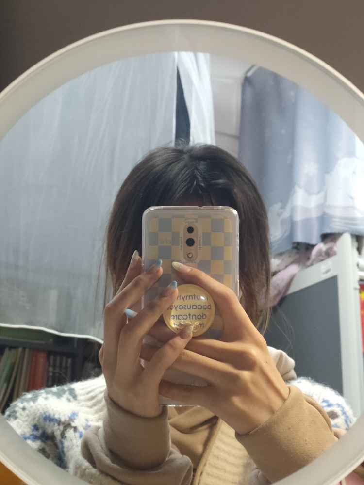 四夕山风-甘肃省·兰州市·城关区--初入寄拍圈,素人,自认为手比较好看,想接一些需要手部出镜的产品,价格可以偏低
