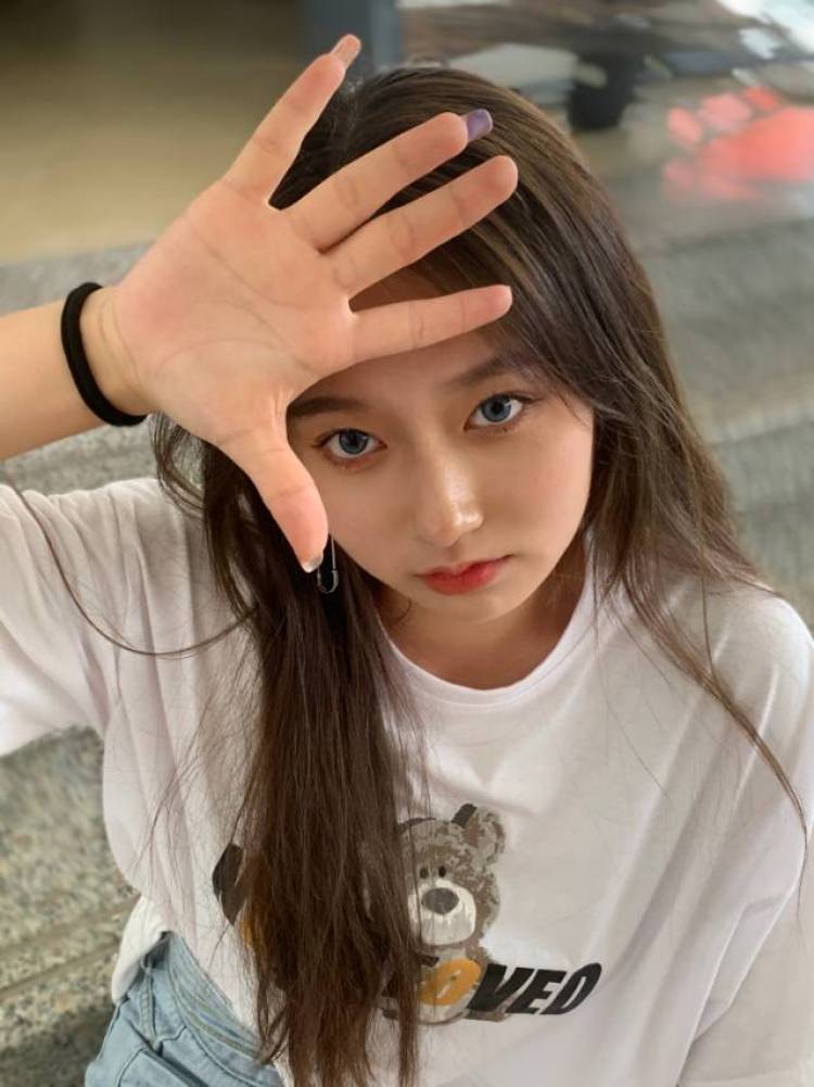 挂面之妻-江苏省·南京市·栖霞区--160cm,47kg,喜欢kpop,街舞,拍照,可以接寄拍,送拍,商演