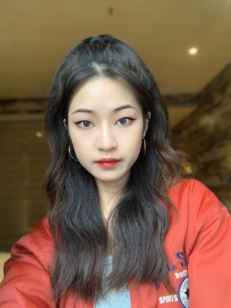 西西里戈戈-贵州省·贵阳市·观山湖区-微博、***-162/82 喜爱拍照修图/会视频剪辑 什么风格都能驾驭 接单范围：寄拍/买家秀/开箱测评/美妆/饰品/探店拍照。
1.近期探店12个，内容丰富，主次分明，有趣，能够吸引观看者。能够带动买家来买。效果