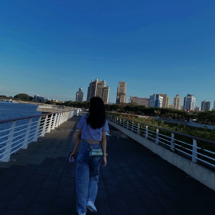 22-福建省·厦门市·海沧区--身高171 体重96 接衣服首饰寄拍
抖音有小一千粉丝 欢迎来合作啦🤝