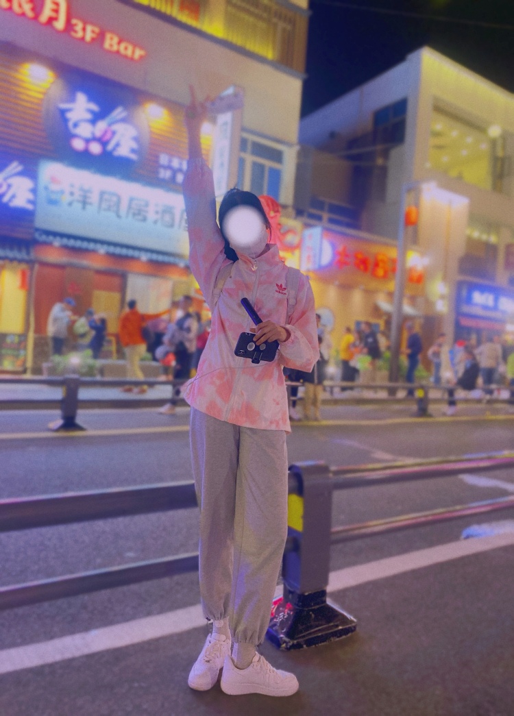 ᥫᩣ-江苏省·苏州市·张家港市--身高170cm体重48kg
可接寄拍网拍
可以驾驭各种风格 御姐 气质 青春校园等
