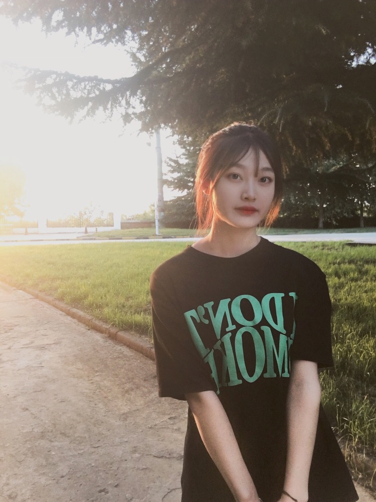 Ciao .-陕西省·西安市·灞桥区--身高170cm 体重51kg 会化妆会p图平时喜欢拍照
希望可以接到寄拍 淘宝买家秀