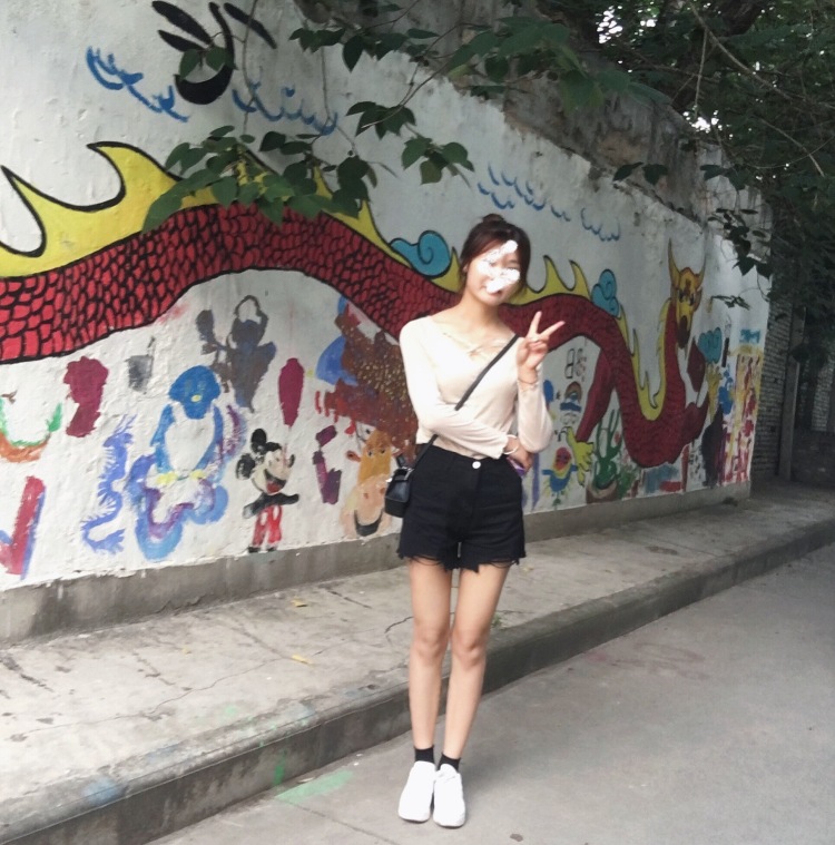 Ciao .-陕西省·西安市·灞桥区--身高170cm 体重51kg  会化妆会p图平时喜欢拍照 
 希望可以接到寄拍 淘宝买家秀