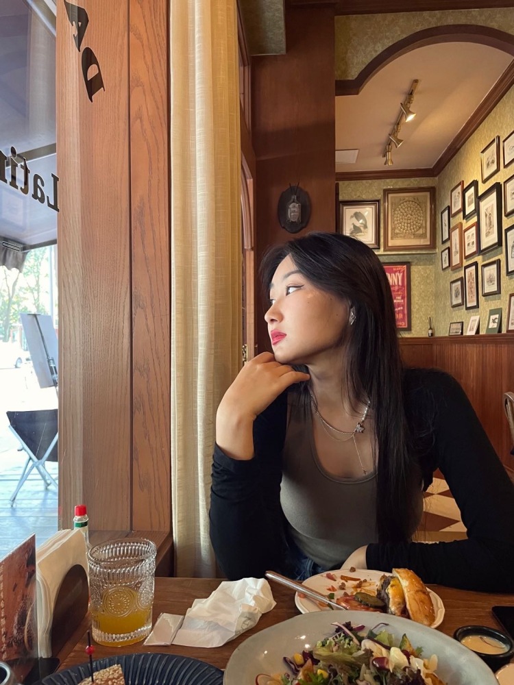 小迪-四川省·成都市·双流区-Hadiqa712--接服装、首饰、生活用品等寄拍以及买家秀、开箱测评、平面模特兼职、种草:探店 (四川省成都市)可以发微博*** 爱拍照化妆探店打卡 身高170体重52 什么风格都可以接受