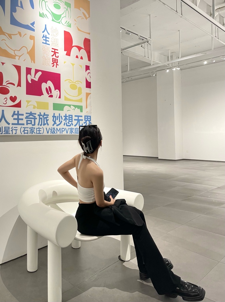 🥀-河北省·石家庄市·裕华区--身高168
体重105
喜欢拍照 穿搭 会调滤镜
可接买家秀 淘宝种草 等 好沟通!