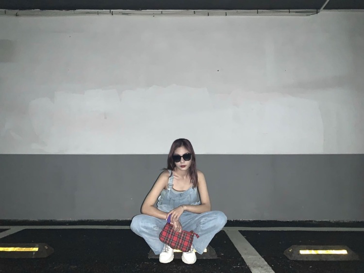 SUPERBIBI-湖南省·长沙市·岳麓区--素人接寄拍 首饰 美妆 美瞳 服饰买家秀均可 喜欢穿搭喜欢拍照 性格开朗活泼好说话 希望可以通过寄拍提高自己的拍照技术和审美
