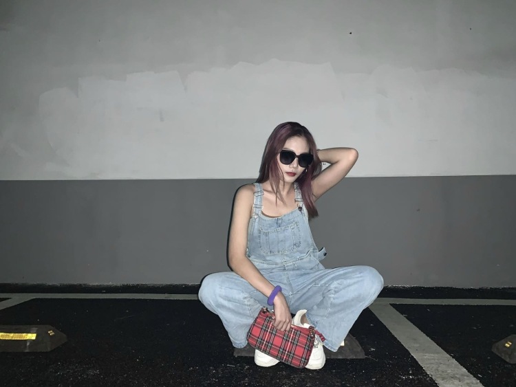 SUPERBIBI-湖南省·长沙市·岳麓区--素人接寄拍 首饰 美妆 美瞳 服饰买家秀均可 喜欢穿搭喜欢拍照 性格开朗活泼好说话 希望可以通过寄拍提高自己的拍照技术和审美