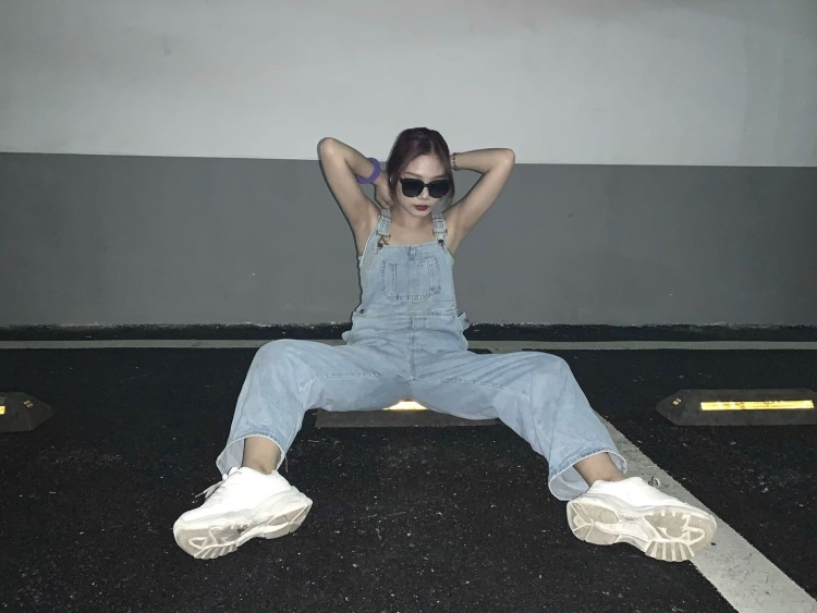 SUPERBIBI-湖南省·长沙市·岳麓区--素人接寄拍 首饰 美妆 美瞳 服饰买家秀均可 喜欢穿搭喜欢拍照 性格开朗活泼好说话 希望可以通过寄拍提高自己的拍照技术和审美