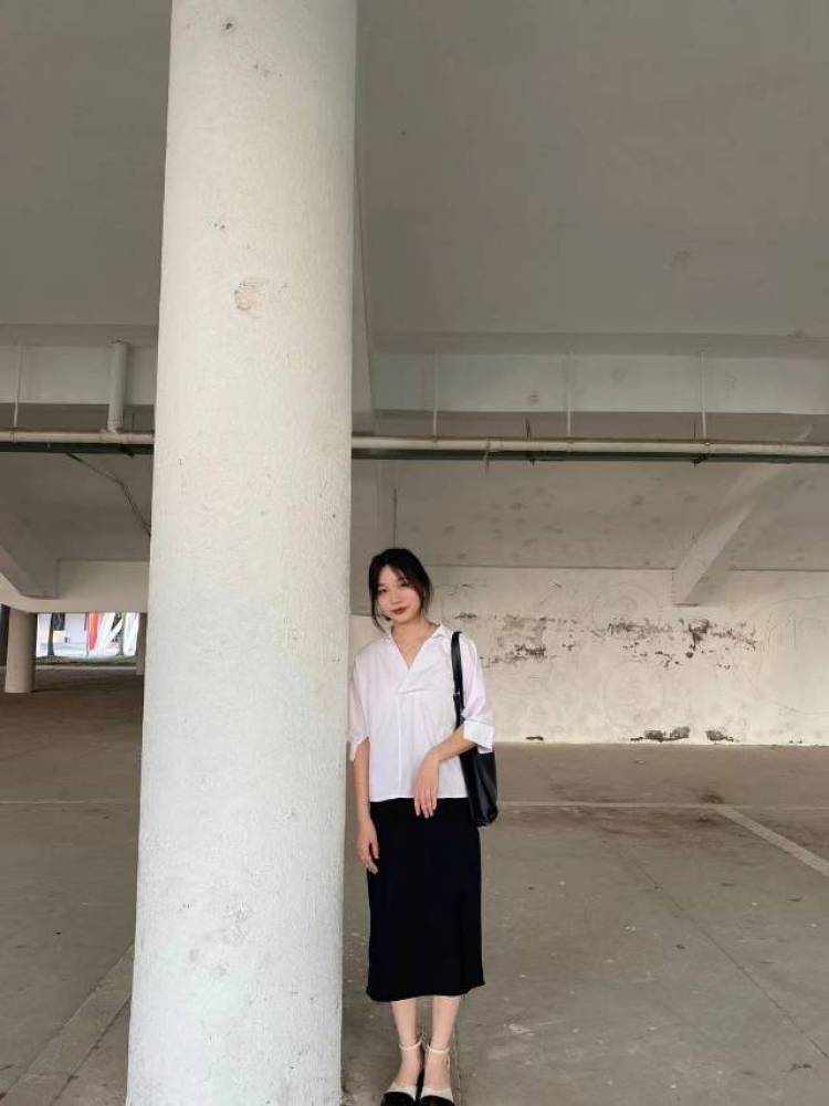 阿白-安徽省·铜陵市·铜官区-快手 ***-🌟 喜欢拍照
🌟 风格多变,表现力好。
(大多纯欲、温柔、文艺)
🌟 只接接寄拍(服饰)
🌟 身高:163 体重:98斤