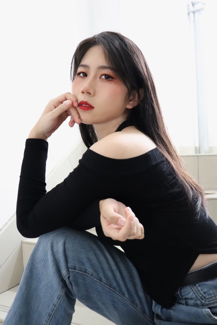 58-江苏省·苏州市·姑苏区-抖音 *** 微博 快手 -接寄拍、接衣服,鞋子,美瞳,包包,饰品,接买家秀(淘宝,拼多多都可),会p图,时间充足,可以尝试各种风格,会认真对待每个商品~价格可议
身高160体重48kg
