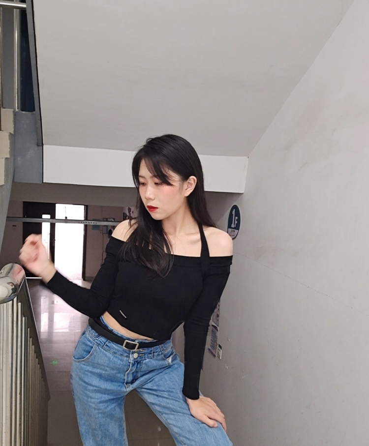 58-江苏省·苏州市·姑苏区-抖音 *** 微博 快手 -接寄拍、接衣服,鞋子,美瞳,包包,饰品,接买家秀(淘宝,拼多多都可),会p图,时间充足,可以尝试各种风格,会认真对待每个商品~价格可议
身高160体重48kg