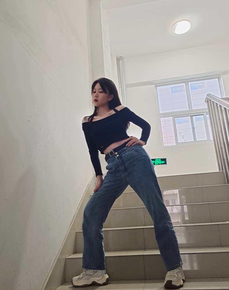 58-江苏省·苏州市·姑苏区-抖音 *** 微博 快手 -接寄拍、接衣服,鞋子,美瞳,包包,饰品,接买家秀(淘宝,拼多多都可),会p图,时间充足,可以尝试各种风格,会认真对待每个商品~价格可议
身高160体重48kg