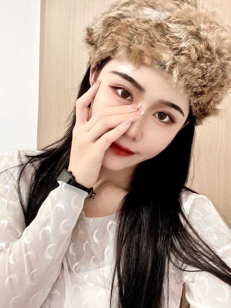 An_予哥-广东省·深圳市·坪山区--身高168 体重98 拍 服装衣帽 鞋子 皆可 风格多变 网红 潮流 皆🉑️ (除萝莉风…类似)自拍 他人拍 都🉑️