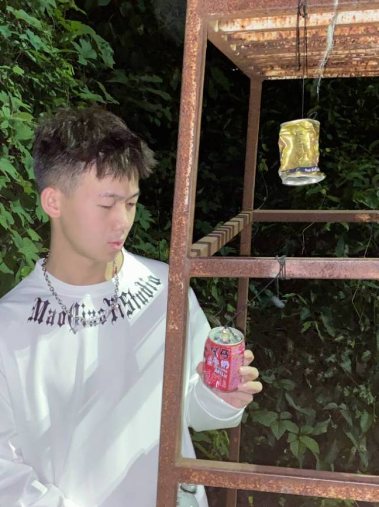 不是咸余-湖北省·宜昌市·西陵区--素人模特 接寄拍 拼多多 淘宝 送拍等
本人身高178 体重120
可接受风格多样