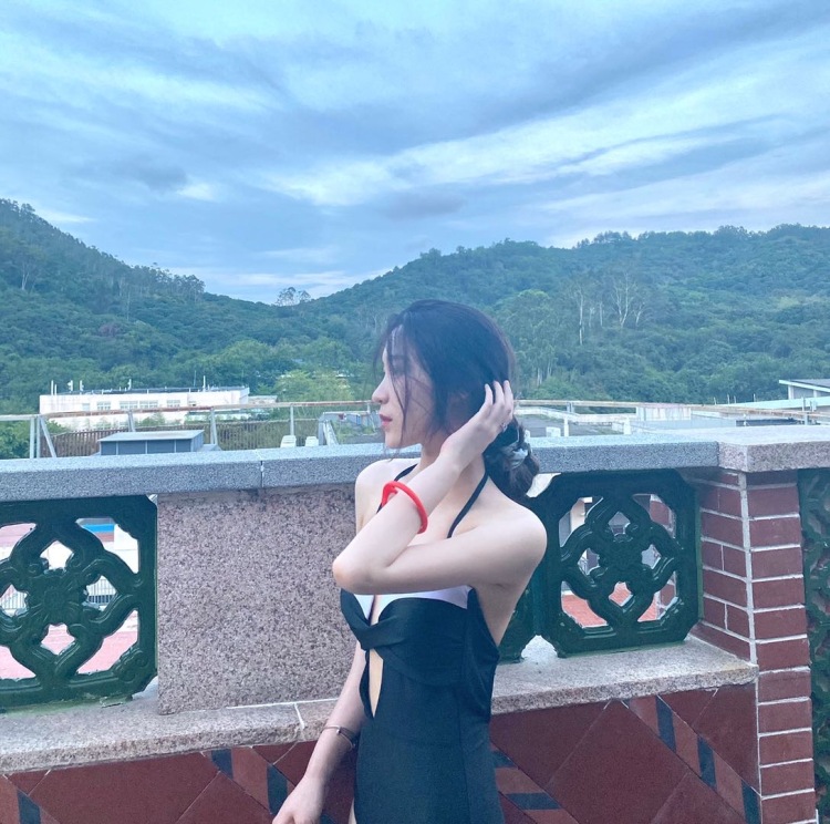 仔-山东省·潍坊市·潍城区-抖音:小猫崽-接活动 本人身高165 体重44kg 肤色冷白皮 素人模特需要机会!接寄拍,各种饰品等 🍑宝都接