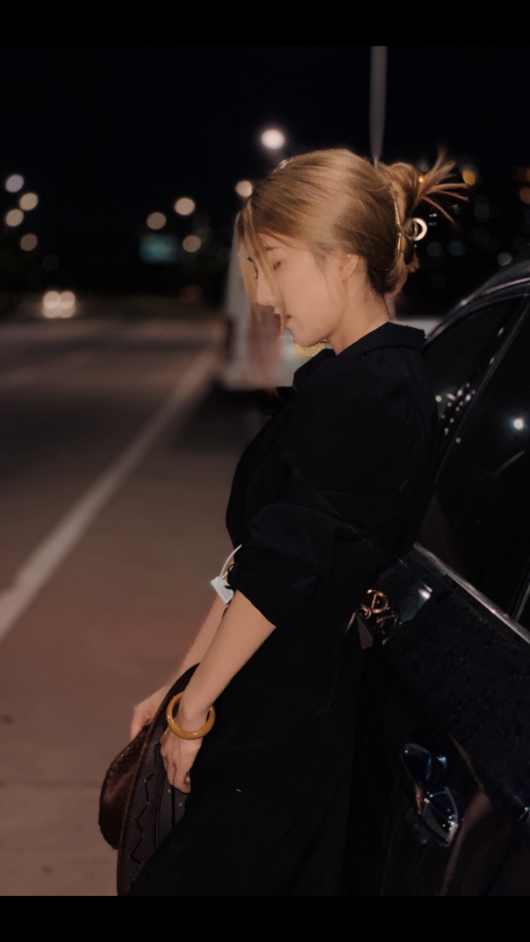 Yui-广东省·惠州市·惠城区-抖音-身高164体重42㎏
会p图会简单的剪辑  买家秀 寄拍都可以  风格多变  拍照经验较丰富 平常每天也会在社交平台发布视频