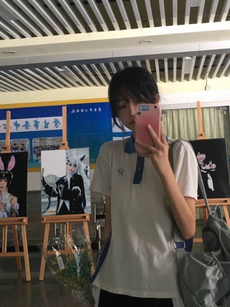 冰水加糖-广东省·深圳市·宝安区-抖音|***-高中生,喜欢拍照,接单范围为:寄拍,送拍,种草笔记,买家秀等