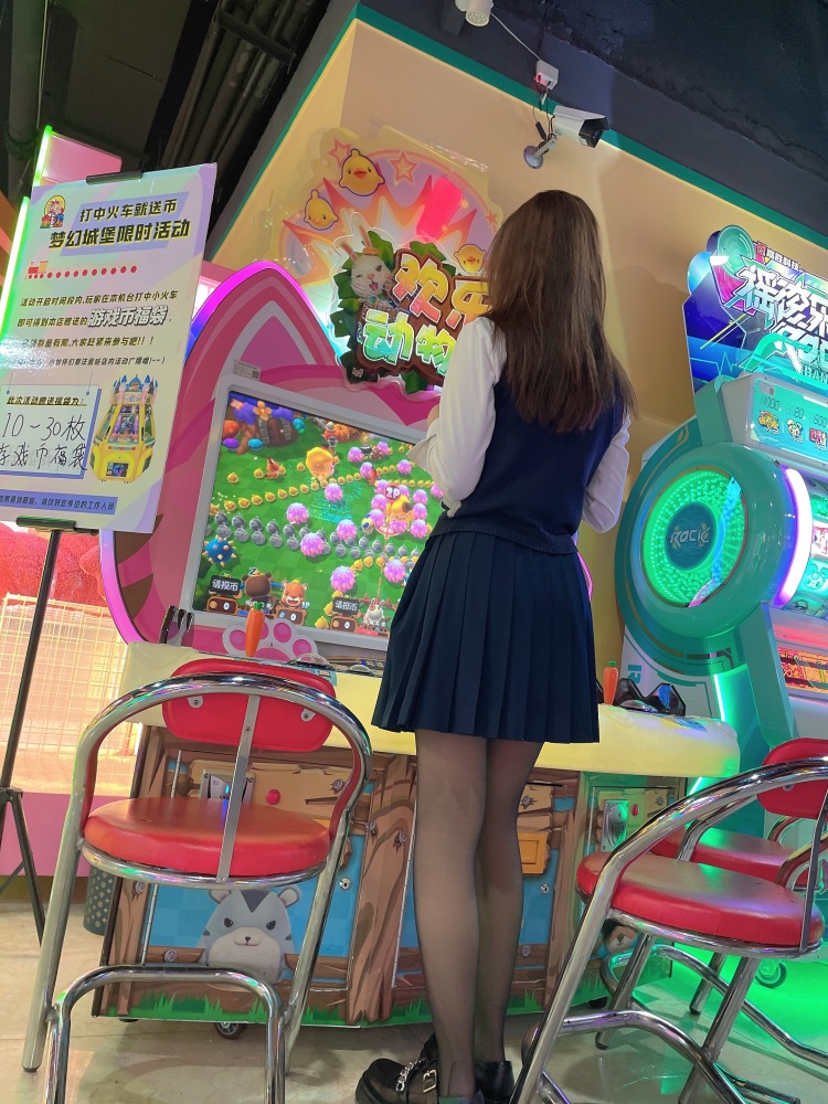 小敏-内蒙古自治区·包头市·东河区--长相甜美,身材姣好,164、93。接寄拍,兼职。不寄回,不交钱,不入会。