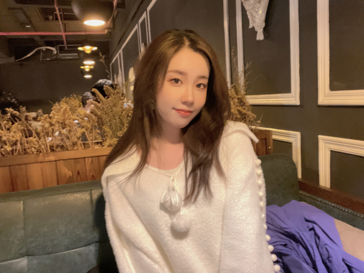 小敏-内蒙古自治区·包头市·东河区--长相甜美,身材姣好,164、93。接寄拍,兼职。不寄回,不交钱,不入会。