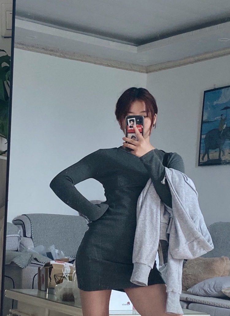 张鱼小丸子🍡-江西省·上饶市·余干县--平时比较喜欢拍照,穿衣风格比较多变,审美在线,希望在闲暇时间能接到一些单。
