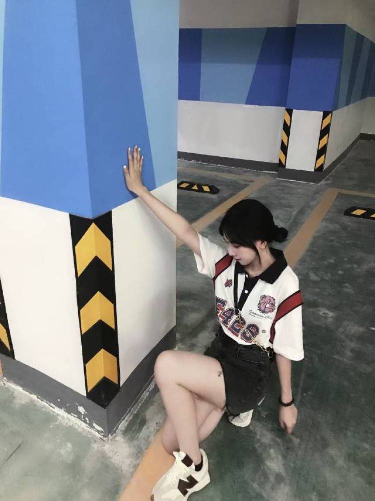 ·🌞小z-广东省·汕头市·潮南区-微博-身高158 体重92
可接寄拍 瞳模 买家秀等等
穿衣风格不限 喜欢拍照、探店 会修图
可满足各方面要求