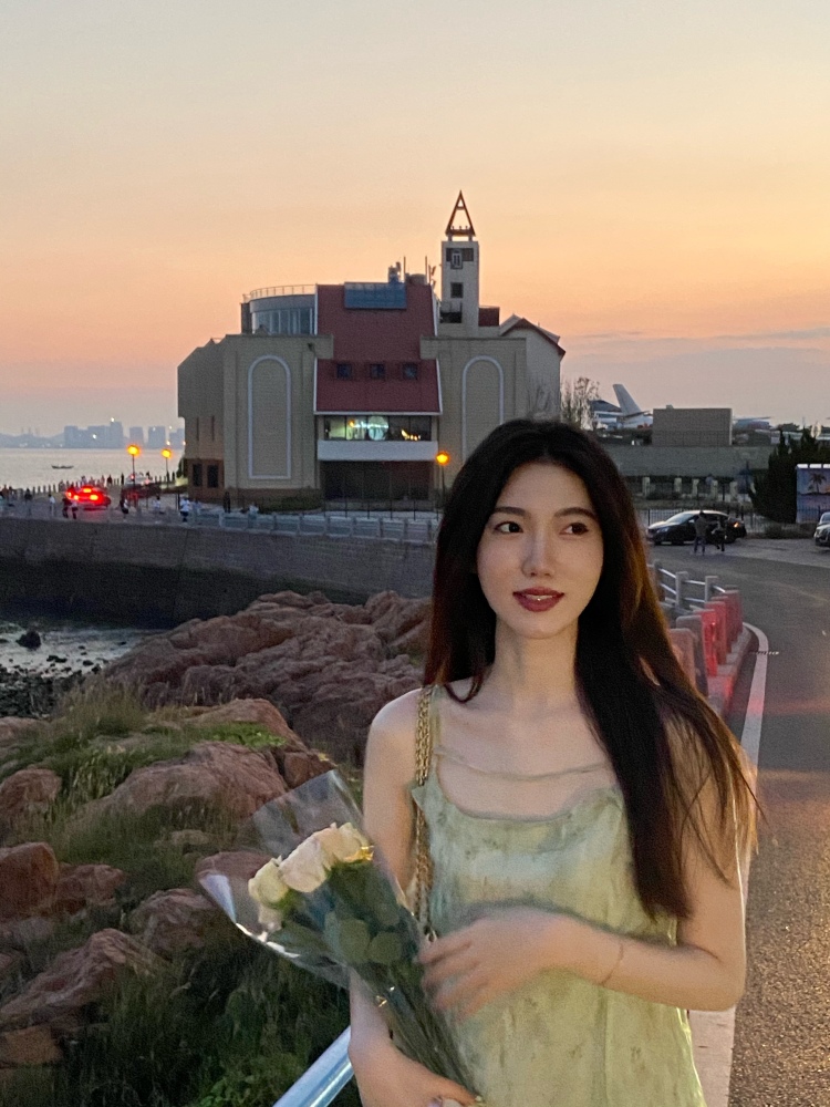 星崽最甜-江西省·南昌市·青山湖区-抖音 ***-本人非常热爱拍照，穿搭，对搭配也有一定的基础，可自己修图，有意向的可以私，真诚以待！