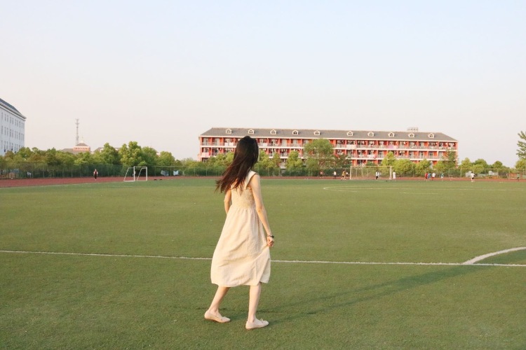 UNIOFE-安徽省·合肥市·瑶海区--大家好!
爱唱歌 爱打扮 爱拍照 爱美妆
🉑️接寄拍 买家秀 古装 cos 瞳模 短视频 美妆产品 母婴产品 假发产品 食品
风格多样 出图快 沟通流畅
身份:主播带货
年龄:22
身高:172CM