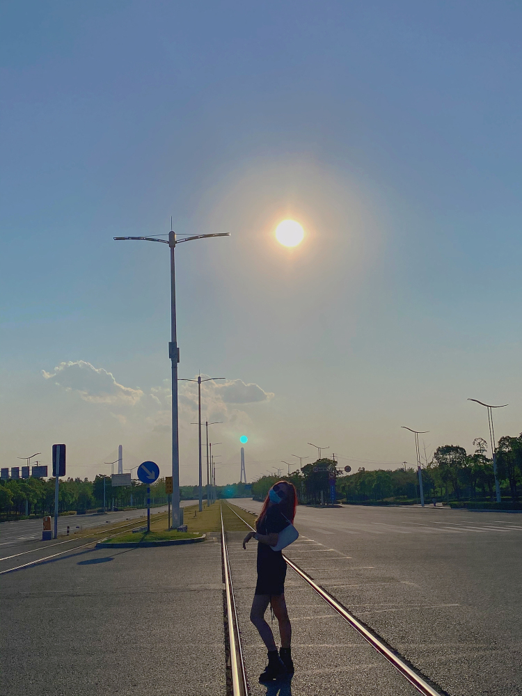 山海.-山东省·济南市·槐荫区--认真拍照片
①喜欢比较韩 比较有气质 的衣服,感兴趣的店家可以联系哦
②酷酷风格的衣服可以一试
③个人身高168 体重51kg 身材比较匀称,期待更多寄拍作品。