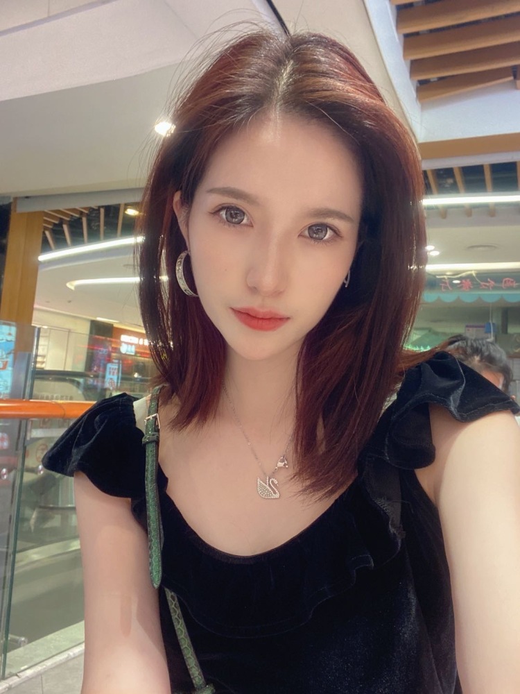 Ray-湖北省·武汉市·洪山区--会拍照,时间充裕,好说话,配合度高,接服装,饰品,美瞳,化妆品~商家们看看我呀