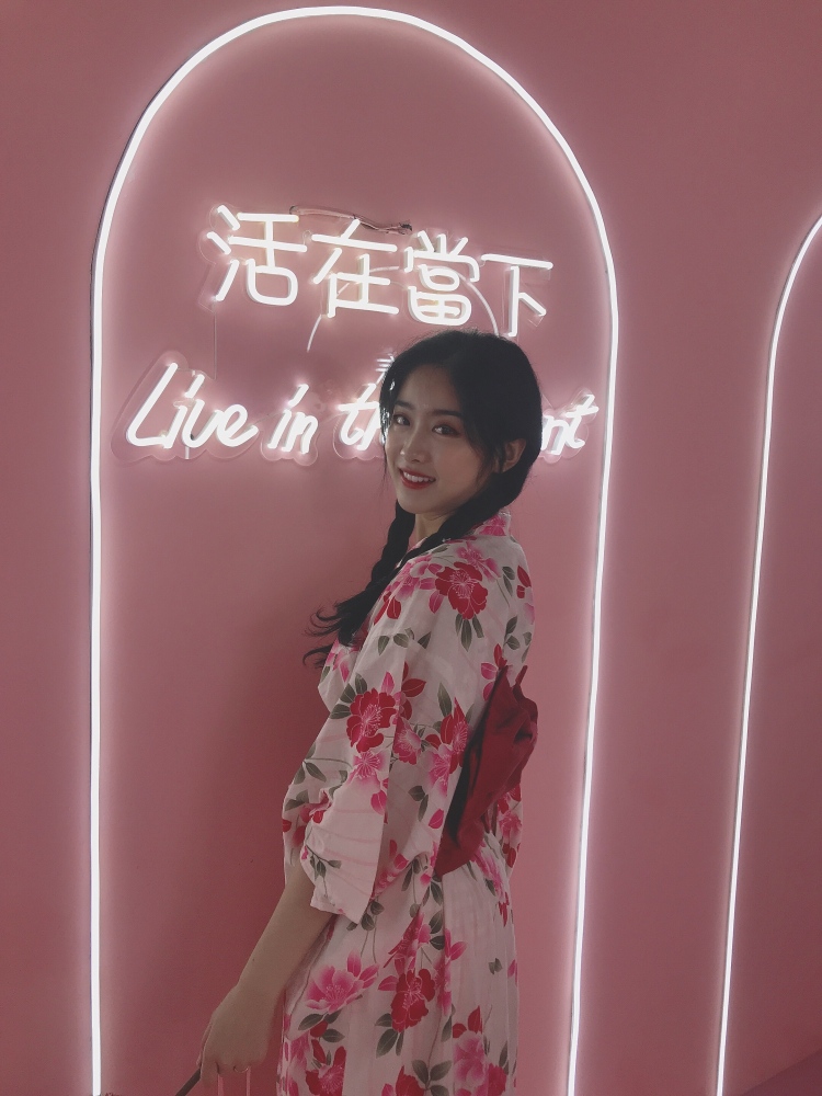 文文-浙江省·杭州市·萧山区--空乘小姐姐一枚~甜美可爱系~可买家秀可测评可开箱可软文哦,摆拍他拍自拍我都行,可软萌可酷飒