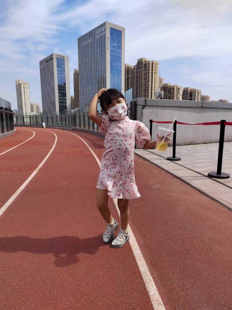 臭鸡蛋-安徽省·合肥市·瑶海区--宝妈一枚 寄拍女童服装 鞋子等 会修图,会穿搭 配合度高 宝宝有氛围感