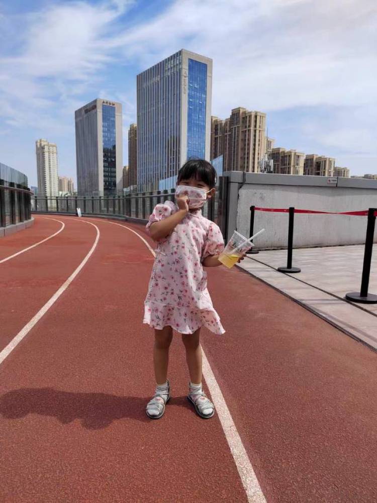 臭鸡蛋-安徽省·合肥市·瑶海区--宝妈一枚 寄拍女童服装 鞋子等 会修图,会穿搭 配合度高 宝宝有氛围感