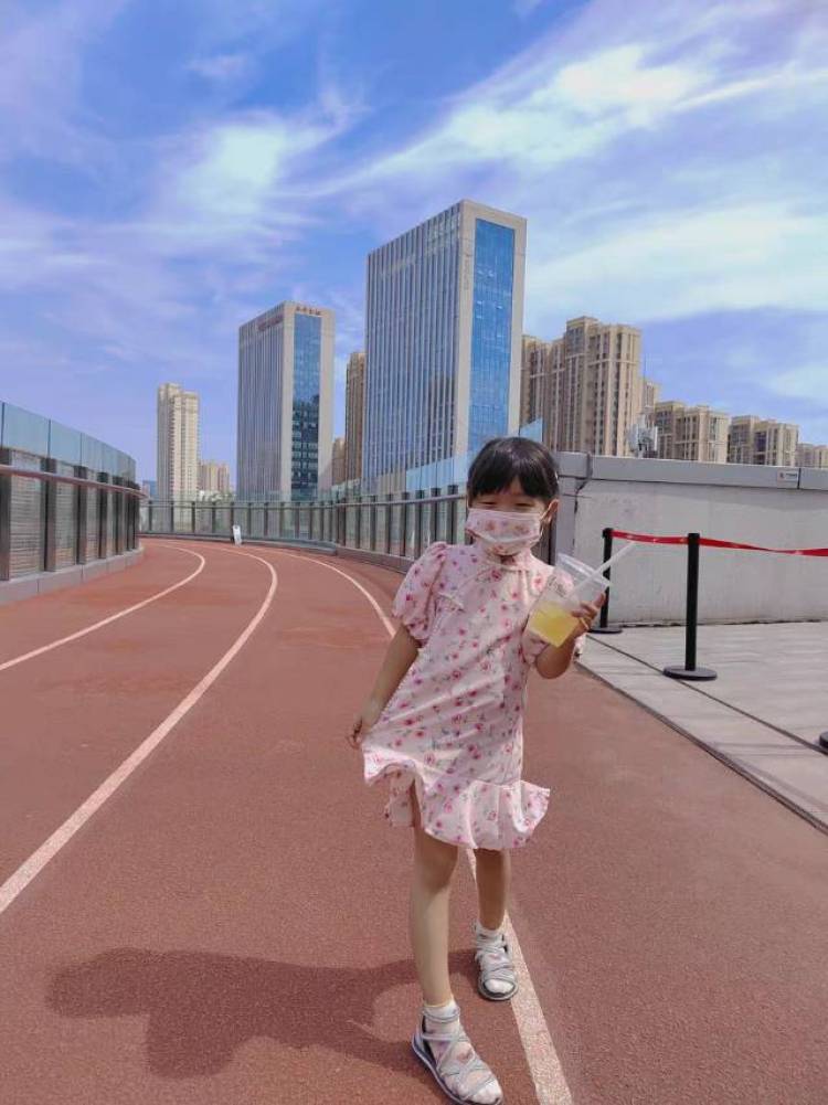 臭鸡蛋-安徽省·合肥市·瑶海区--宝妈一枚  寄拍女童服装 鞋子等 会修图，会穿搭  配合度高 宝宝有氛围感