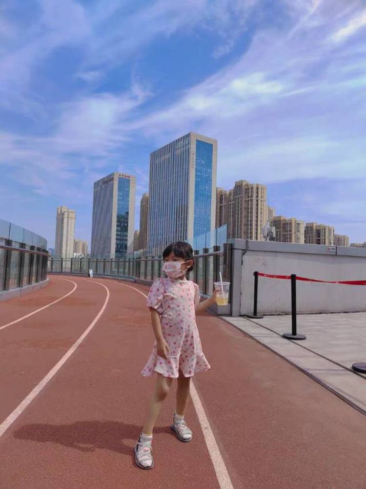 臭鸡蛋-安徽省·合肥市·瑶海区--宝妈一枚 寄拍女童服装 鞋子等 会修图,会穿搭 配合度高 宝宝有氛围感