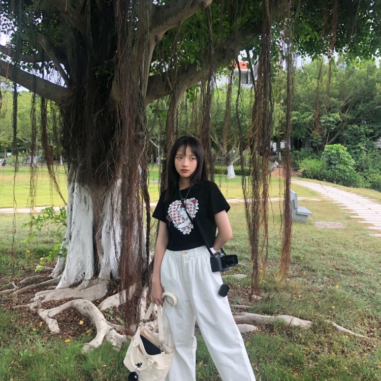 💫-福建省·漳州市·龙海市-微博 ***-接买家秀,***等图文寄拍,会p图,有一点摄影基础,158 85 适合甜酷可爱温柔