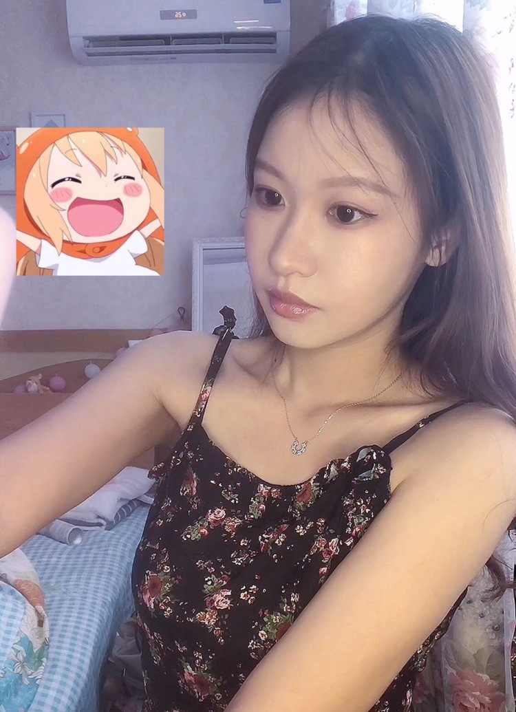 温婉-江苏省·扬州市·仪征市--喜欢穿搭 可以接单买家秀 爱购物 可接服装 美妆 美瞳 等产品 可以驾驭各种风格 出图快 可自行修图 160 92斤