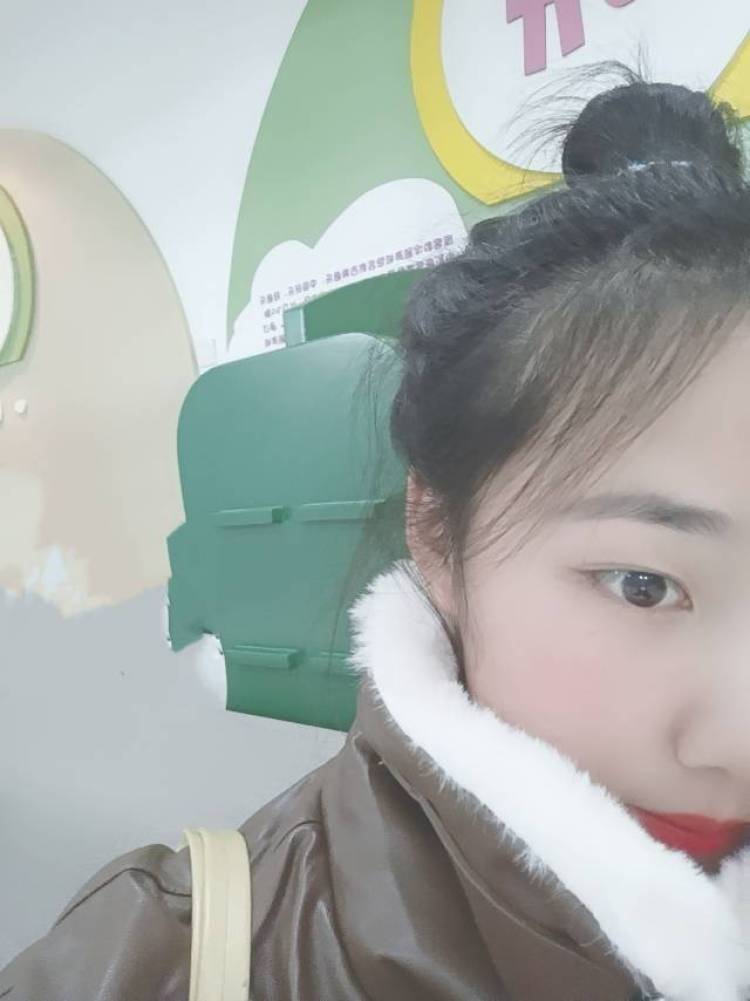 小张今天也很开心-河南省·洛阳市·偃师市--接买家秀 寄拍 都🉑 喜欢拍照 会一点p图 喜欢穿搭 风格都可以 可接衣服包包鞋子 饰品 零食都🉑