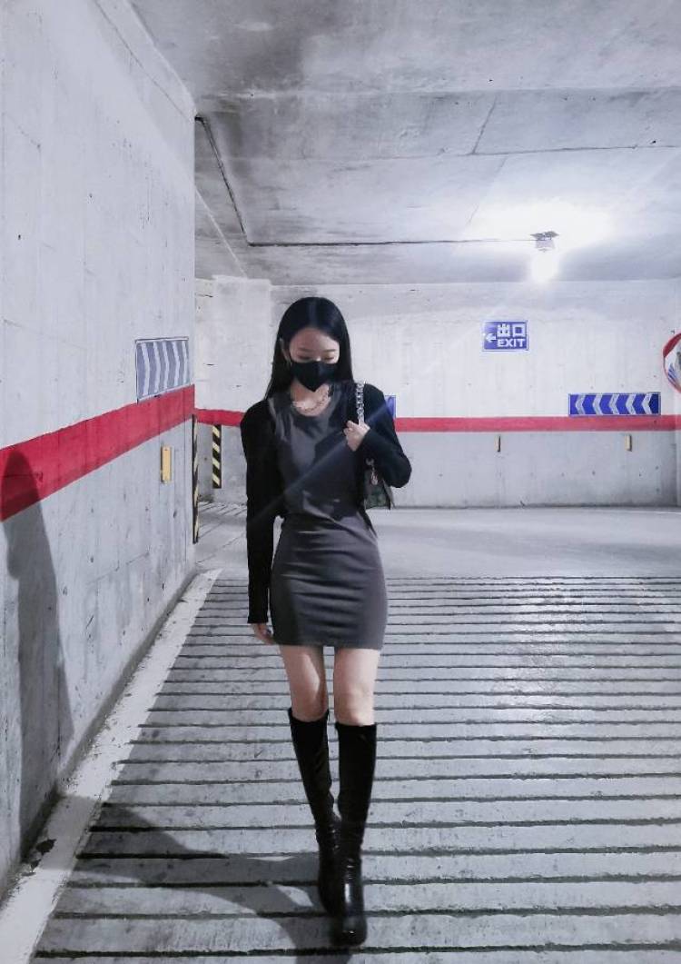 梦竹-辽宁省·大连市·金州区--身高162体重88,一直很喜欢拍照 穿搭,适合多种风格,接寄拍 淘宝买家秀