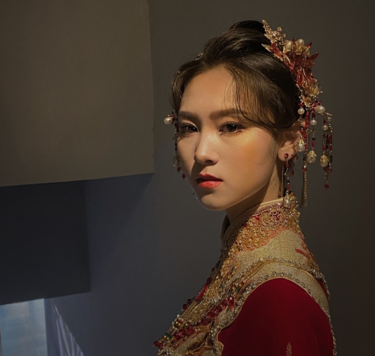 杨婉晴-河北省·保定市·定州市--美妆师一枚 接买家秀 美妆试用测评 婚纱秀禾敬酒试穿照
