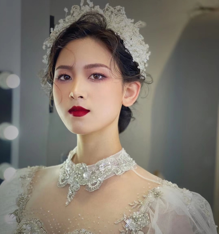 杨婉晴-河北省·保定市·定州市--美妆师一枚 接买家秀 美妆试用测评 婚纱秀禾敬酒试穿照