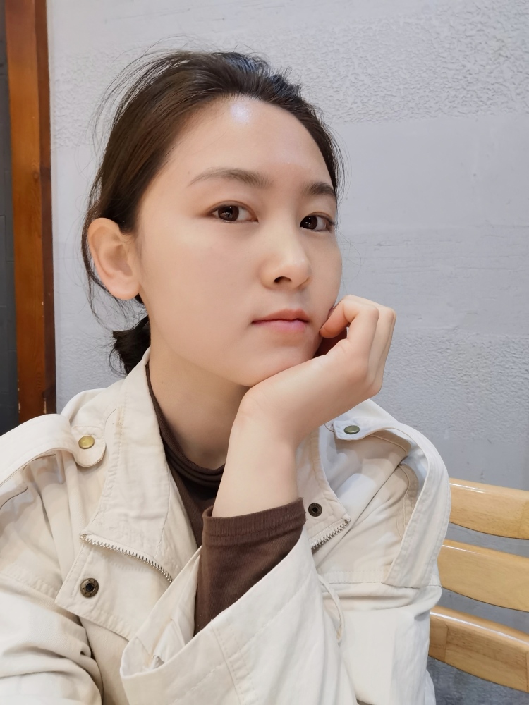 杨婉晴-河北省·保定市·定州市--美妆师一枚   接买家秀  美妆试用测评  婚纱秀禾敬酒试穿照