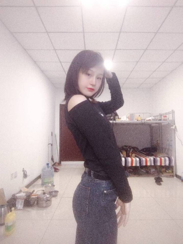 可甜可盐的女孩呀~-山西省·临汾市·襄汾县--身材好,比例匀称167.100,可甜可颜哦,什么衣服都可以架奴,包括一些鞋子,衣服,耳环,护肤品,肤色偏白,见过的都说白,16岁