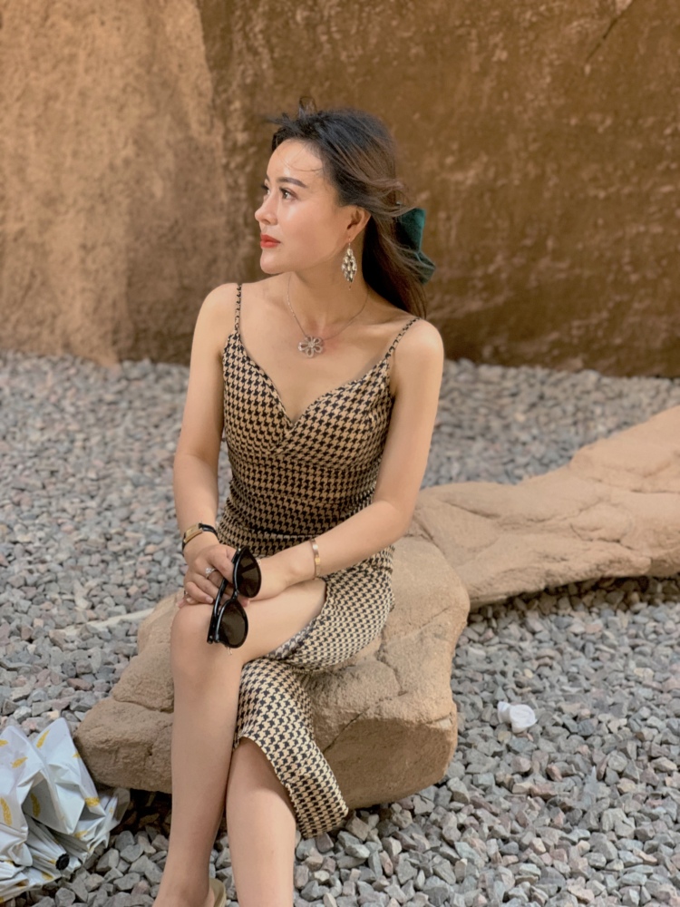Audrey-陕西省·西安市·雁塔区-抖音-喜欢研究拍网图,可接各种衣服,包包,饰品,谢谢,帽子寄拍!开箱种草!本人身高158,体重85斤!