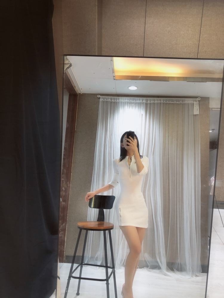 小00-贵州省·黔东南苗族侗族自治州·凯里市-抖音 快手 ***-大家好！我是小聍，身高：170  体重：55kg 身上无疤痕 性格：活泼快乐 、可接任何风格的衣服。
买家秀 开箱测评 短视频创作 直播带货 模特商演